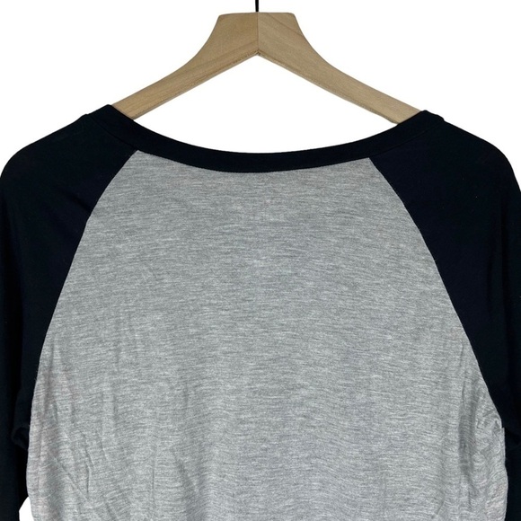 STRANGER THINGS Crop Top Graphic T Shirt Baseball Friends Don’t Lie Size Large - Picture 4 of 9